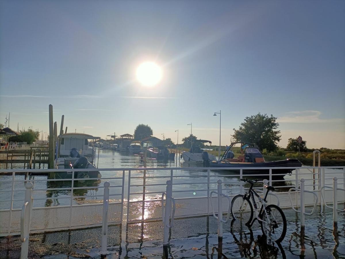Suite Privative De 28M2 Climatisee, Proche Plage Et Commerces Audenge Exterior foto